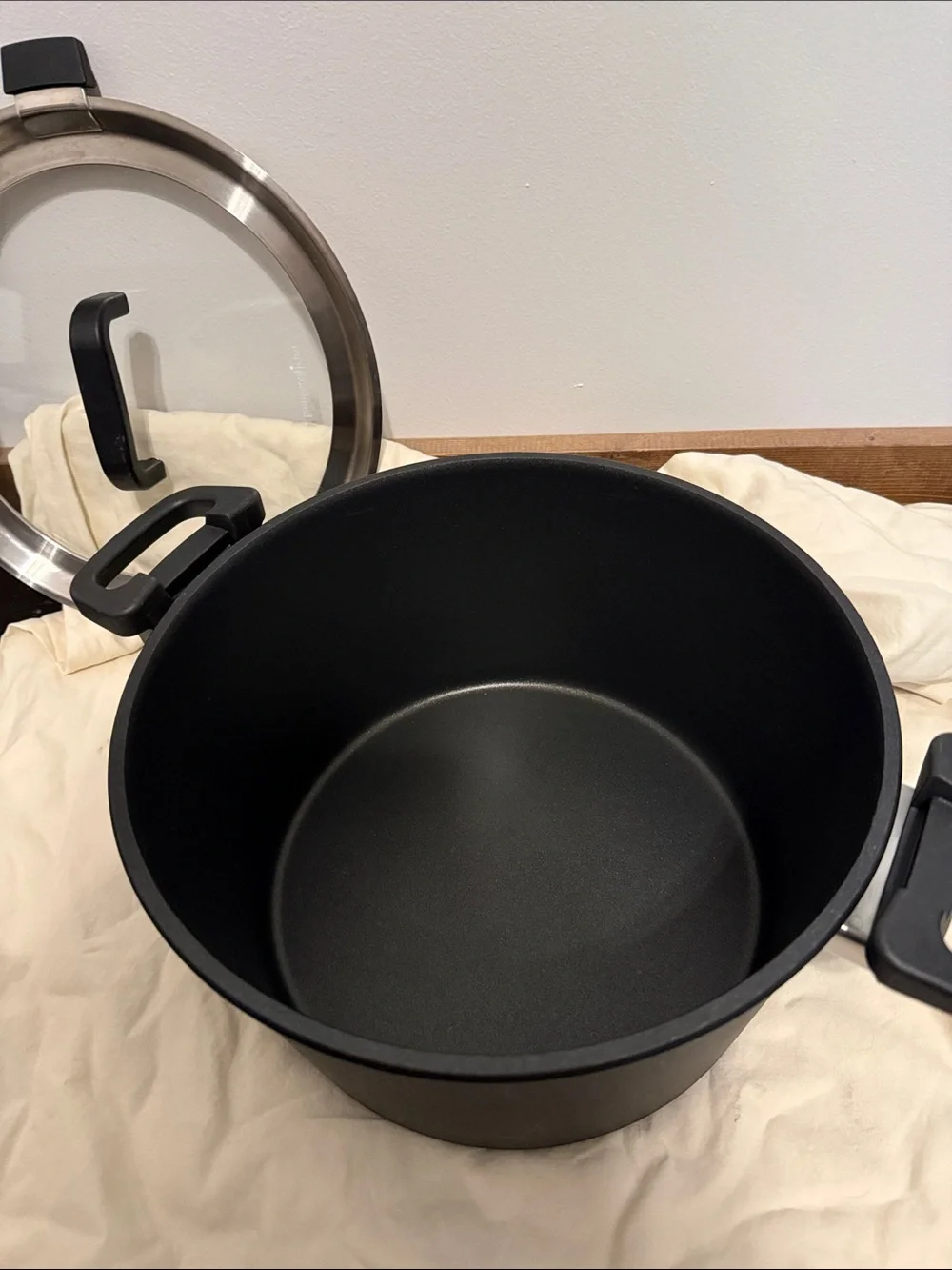 Pampered Chef Black Dutch Oven with Glass Lid and Steamer Insert